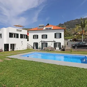 Ferienhaus Casa Das Rosas By Homing, Arco da Calheta (Madeira)